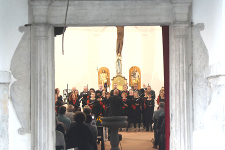 Letni koncert Komorni zbor Fran Gerbič, gostje MePZ Postojna 35 Foto Ljubo Vukelič